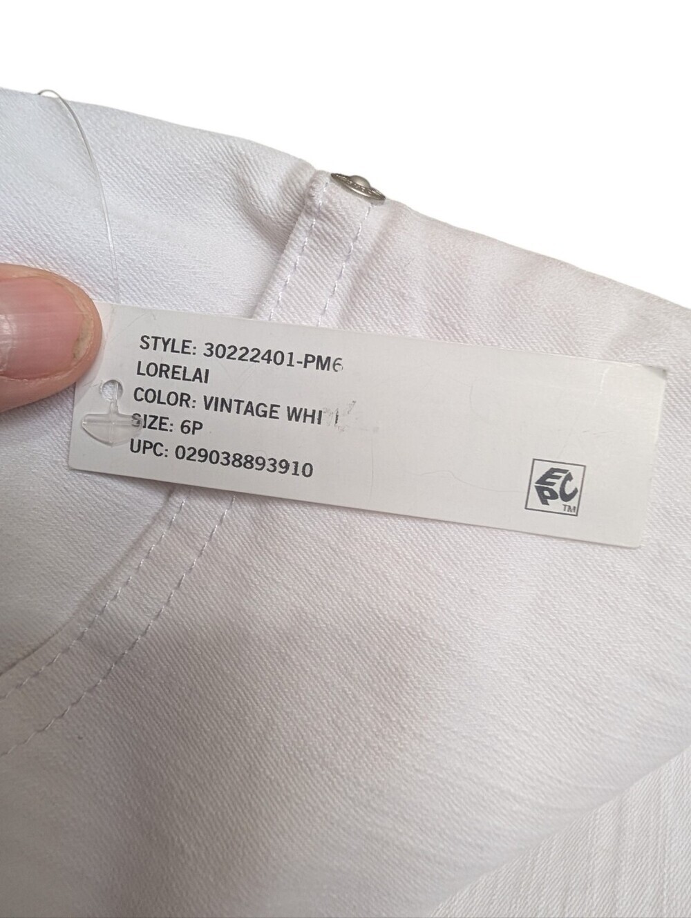 NWT Gloria Vanderbilt Lorelai All Around Slimming Effect White Bermuda Shorts 6P - Picture 9 of 11